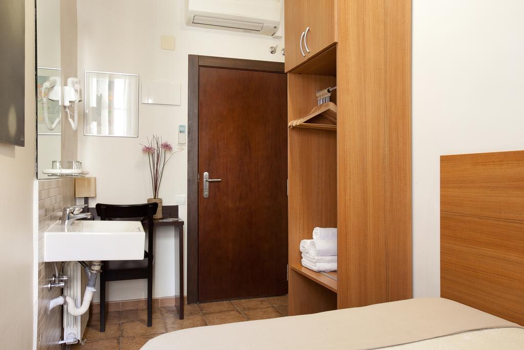 Pension Mariluz บาร์เซโลนา ห้อง รูปภาพ