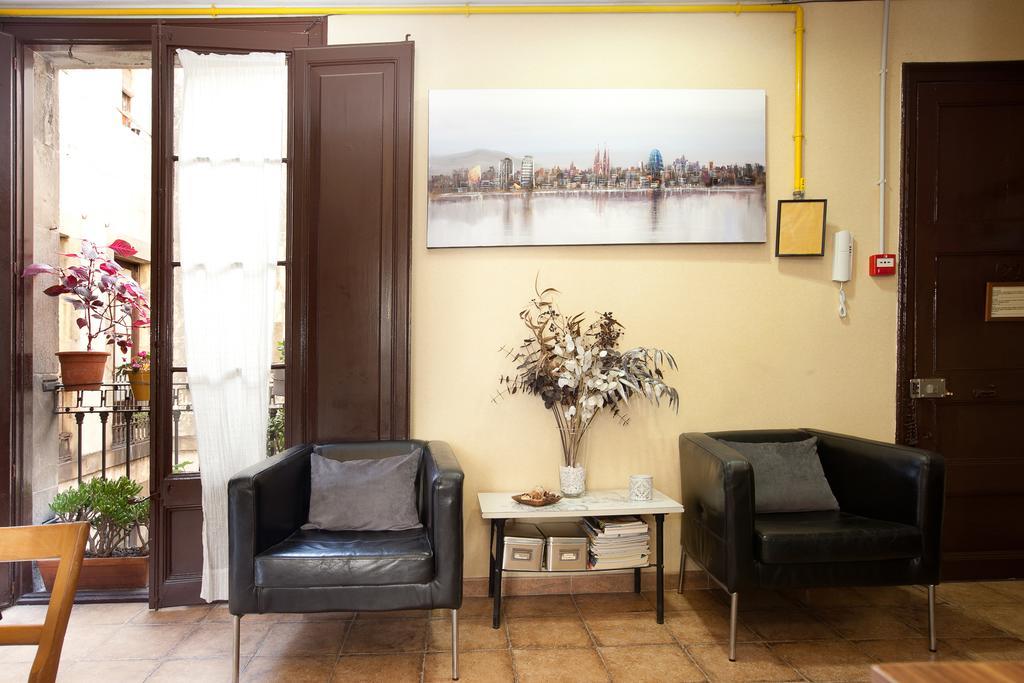 Pension Mariluz บาร์เซโลนา ภายนอก รูปภาพ