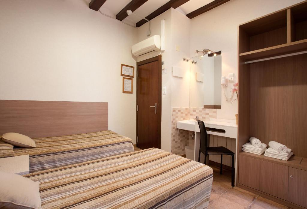 Pension Mariluz บาร์เซโลนา ห้อง รูปภาพ