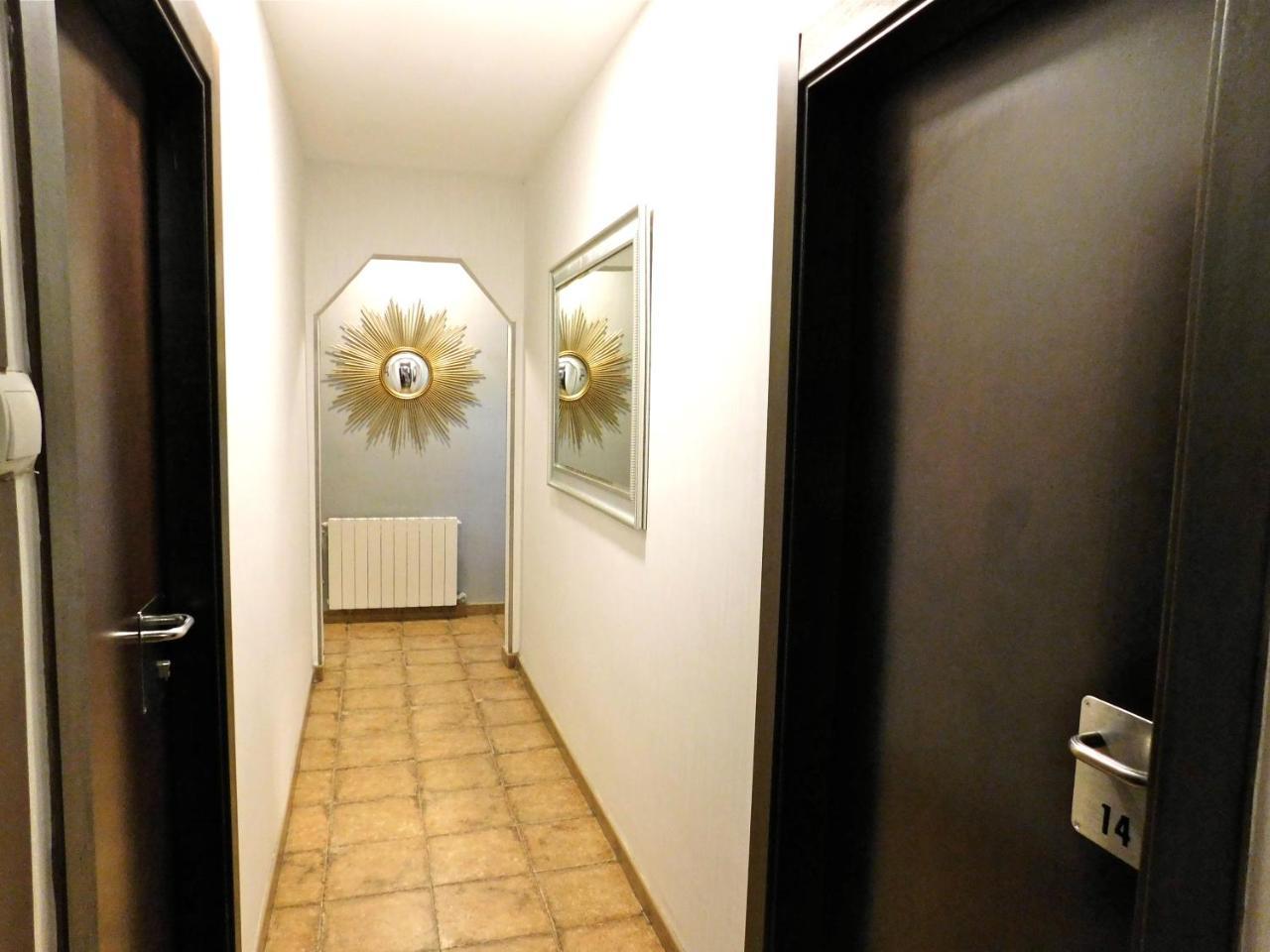 Pension Mariluz บาร์เซโลนา ภายนอก รูปภาพ